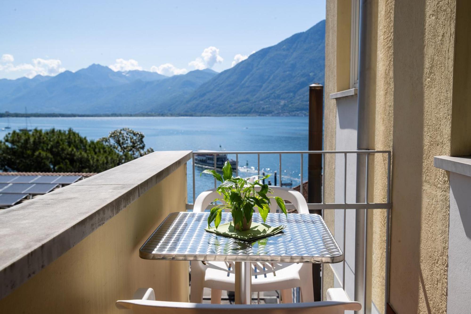 Hotel Rondinella Locarno Rum bild